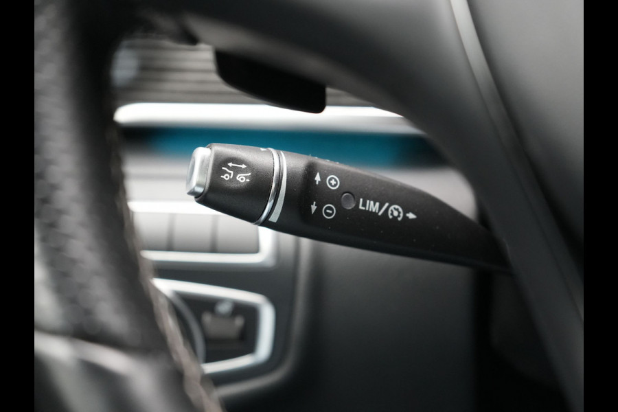 Mercedes-Benz V-Klasse 250d Lang Avantgarde Edition 7-Persoons | Panodak | Lederen Stoelen Ventilatie & Verwarmd | Burmester Audio | Multi Beam LED | Adaptive Cruise | 360 Camera | Schuifdeuren Elektrisch | Apple Carplay | Sfeerverlichting | Blis | Navig