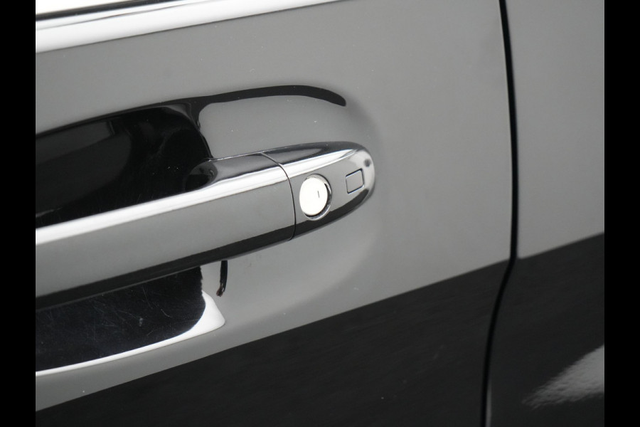Mercedes-Benz V-Klasse 250d Lang Avantgarde Edition 7-Persoons | Panodak | Lederen Stoelen Ventilatie & Verwarmd | Burmester Audio | Multi Beam LED | Adaptive Cruise | 360 Camera | Schuifdeuren Elektrisch | Apple Carplay | Sfeerverlichting | Blis | Navig