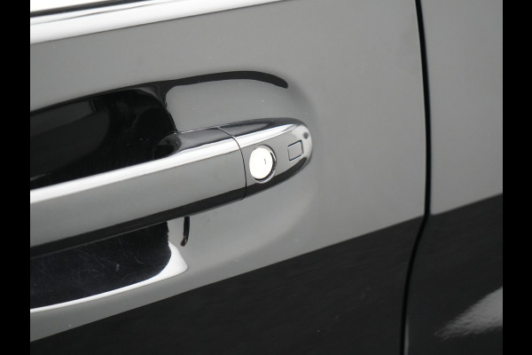 Mercedes-Benz V-Klasse 250d Lang Avantgarde Edition 7-Persoons | Panodak | Lederen Stoelen Ventilatie & Verwarmd | Burmester Audio | Multi Beam LED | Adaptive Cruise | 360 Camera | Schuifdeuren Elektrisch | Apple Carplay | Sfeerverlichting | Blis | Navig