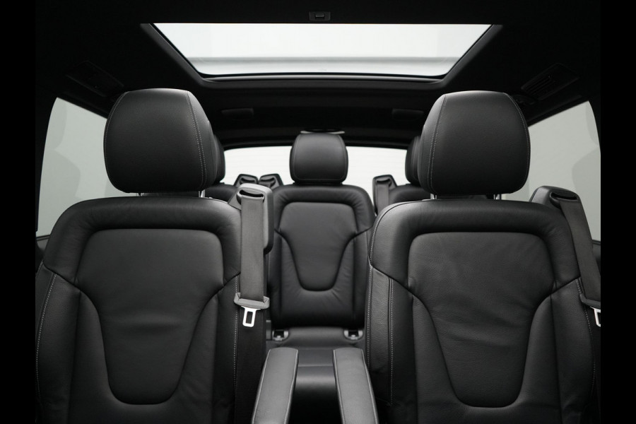 Mercedes-Benz V-Klasse 250d Lang Avantgarde Edition 7-Persoons | Panodak | Lederen Stoelen Ventilatie & Verwarmd | Burmester Audio | Multi Beam LED | Adaptive Cruise | 360 Camera | Schuifdeuren Elektrisch | Apple Carplay | Sfeerverlichting | Blis | Navig
