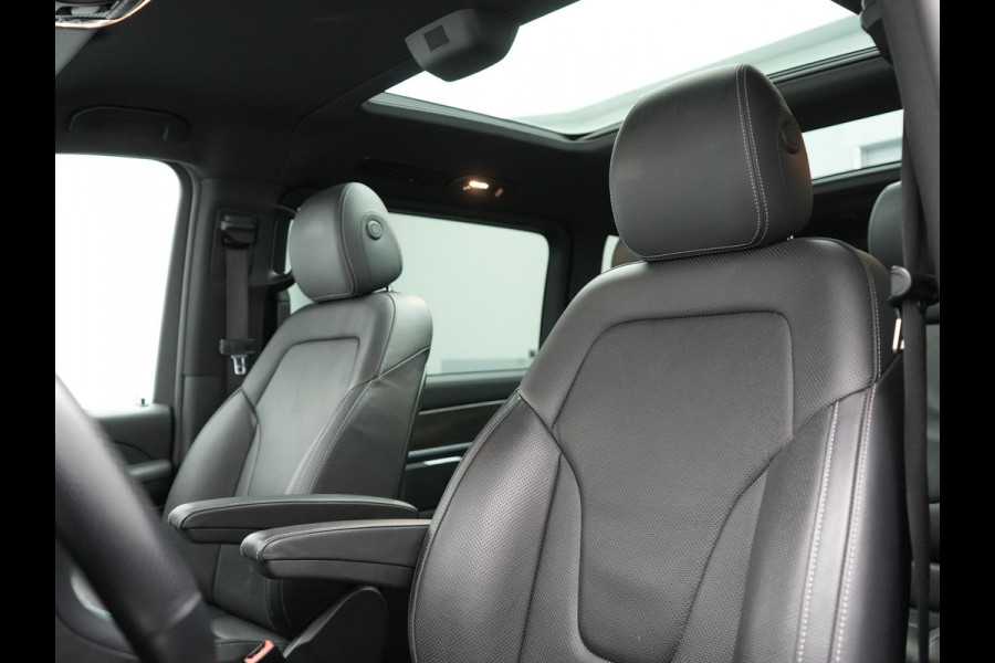 Mercedes-Benz V-Klasse 250d Lang Avantgarde Edition 7-Persoons | Panodak | Lederen Stoelen Ventilatie & Verwarmd | Burmester Audio | Multi Beam LED | Adaptive Cruise | 360 Camera | Schuifdeuren Elektrisch | Apple Carplay | Sfeerverlichting | Blis | Navig