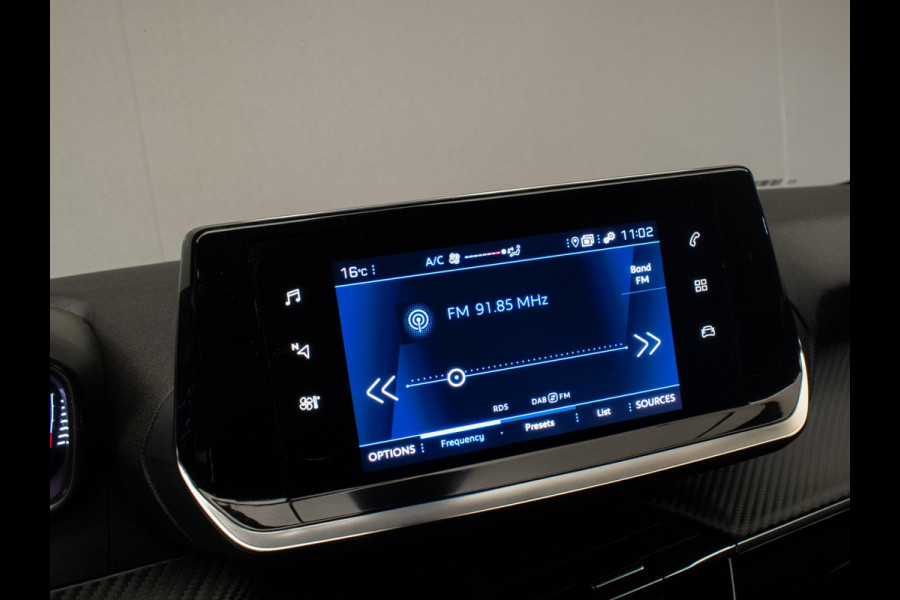 Peugeot 208 1.2 PureTech Active Sport (APPLE CARPLAY,NAVI,CRUISE,LED,LANE ASSIST,DAB,SPORTSTOELEN,NIEUWE APK,NETTE STAAT) Peugeot 208 1.2 PureTech Active Sport (APPLE CARPLAY,NAVI,CRUISE,LED,LANE ASSIST,DAB,SPORTSTOELEN,NIEUWE APK,NETTE STAAT)