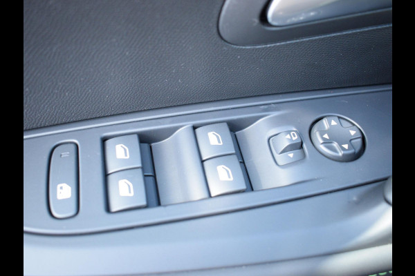 Peugeot 208 1.2 Hybrid 110 e-DCS6 GT ACHTERUITRIJCAMERA MET SENSOREN | NAVI & CARPLAY | E.C.C. |