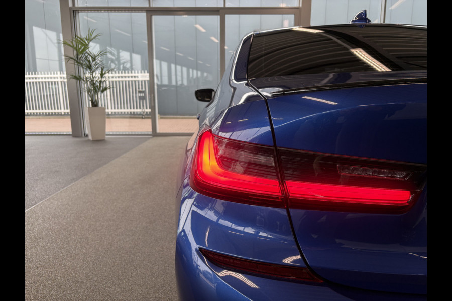 BMW 3-serie 330i M-Sport 260pk Automaat High Exec.Edition SCHUIFDAK/HARMANKARDON/LEDER/360CAMERA/HUD/19INCH