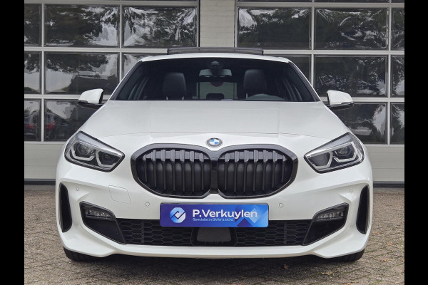 BMW 1-serie 118i High M SPORT | PANORAMA | CAMERA | LEDER | SPORTSTOELEN | 18 INCH LM VELGEN |