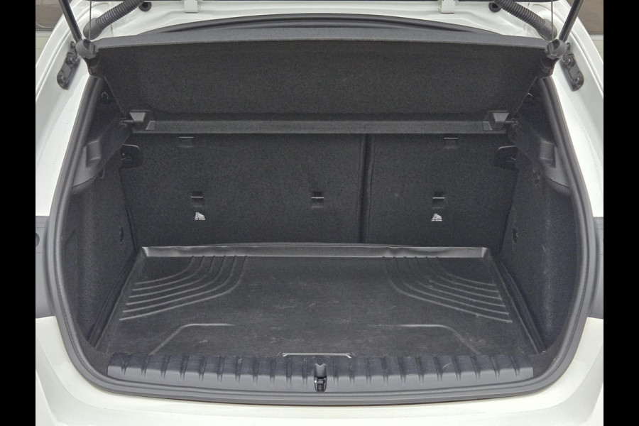 BMW 1-serie 118i High M SPORT | PANORAMA | CAMERA | LEDER | SPORTSTOELEN | 18 INCH LM VELGEN |