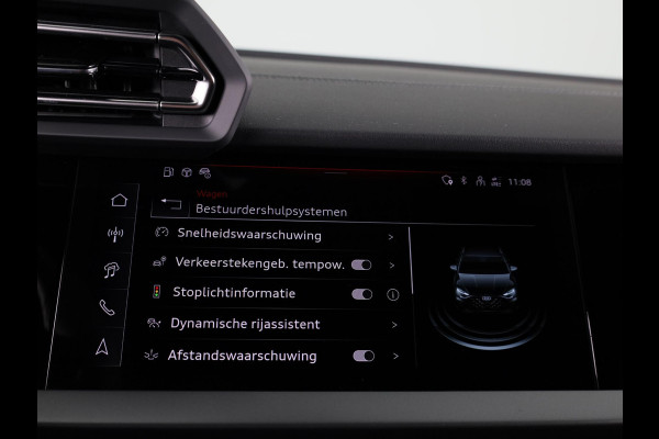 Audi A3 Sportback 40 TFSI e S edition assistentiepakket driving + parking Plus, optiekpakket zwart plus, privacy glass