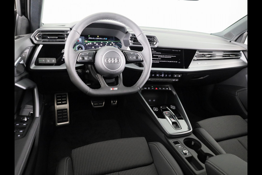 Audi A3 Sportback 40 TFSI e S edition assistentiepakket driving + parking Plus, optiekpakket zwart plus, privacy glass