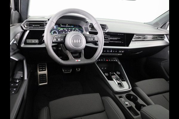 Audi A3 Sportback 40 TFSI e S edition assistentiepakket driving + parking Plus, optiekpakket zwart plus, privacy glass
