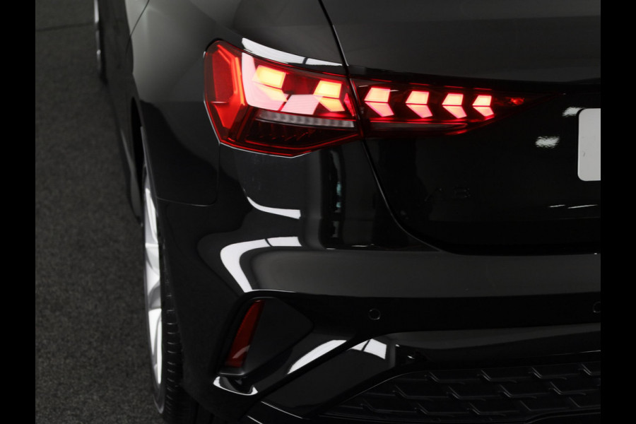 Audi A3 Sportback 40 TFSI e S edition assistentiepakket driving + parking Plus, optiekpakket zwart plus, privacy glass