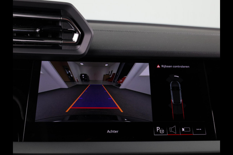 Audi A3 Sportback 40 TFSI e S edition assistentiepakket driving + parking Plus, optiekpakket zwart plus, privacy glass