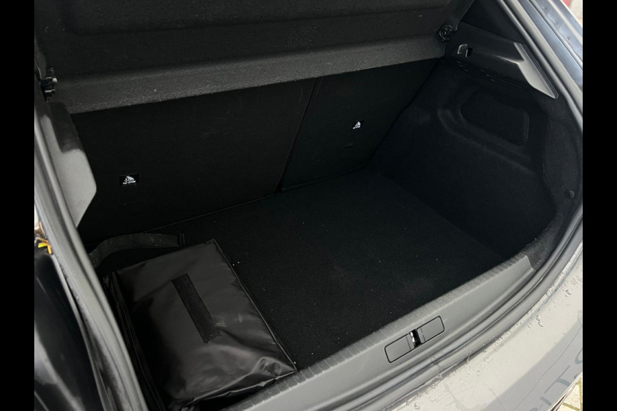 Peugeot 208 1.2 PureTech Blue Lease Allure NL-AUTO | RIEM V.V. | KEYLESS BSC