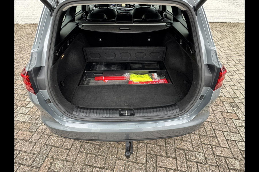 Kia Ceed Sportswagon 1.4 T-GDi DynamicLine Dealeronderhouden Cruise control Climate control Navigatie Apple / Android Trekhaak