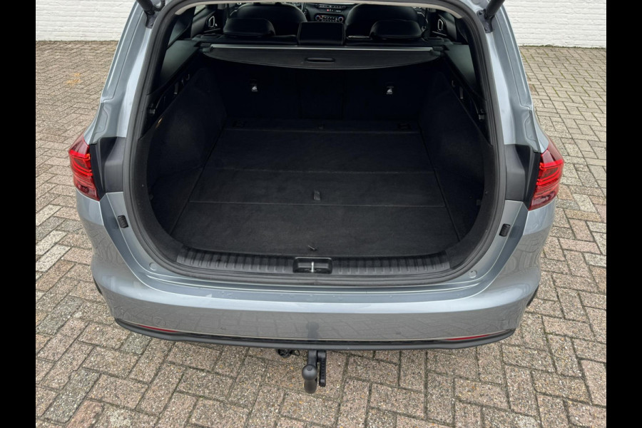 Kia Ceed Sportswagon 1.4 T-GDi DynamicLine Dealeronderhouden Cruise control Climate control Navigatie Apple / Android Trekhaak