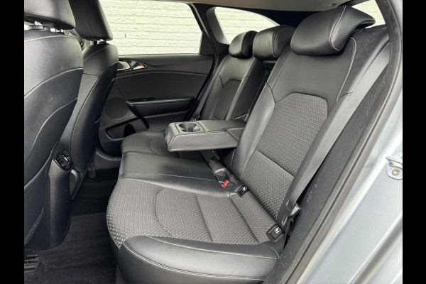 Kia Ceed Sportswagon 1.4 T-GDi DynamicLine Dealeronderhouden Cruise control Climate control Navigatie Apple / Android Trekhaak