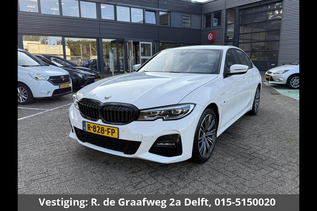 BMW 3-serie 320e M-Sport Business Plus Edition Shadow Line | Stoelverwarming | Parkeersensoren | BMW 3-serie 320e M-Sport Business Plus Edition Shadow Line | Stoelverwarming | Parkeersensoren |