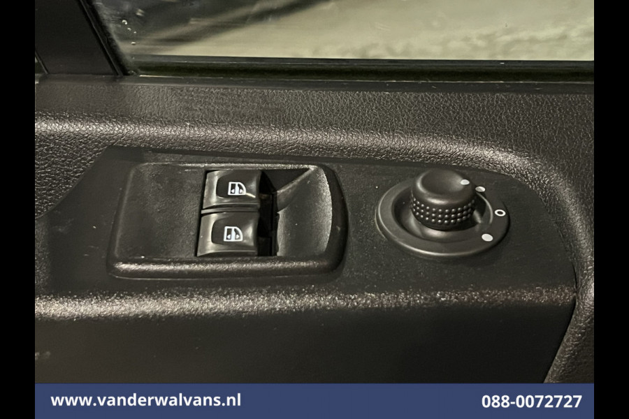 Renault Trafic 2.0 dCi 120pk L1H1 Euro6 Airco | Camera | Imperiaal | LED | Navigatie Bijrijdersbank, Parkeersensoren