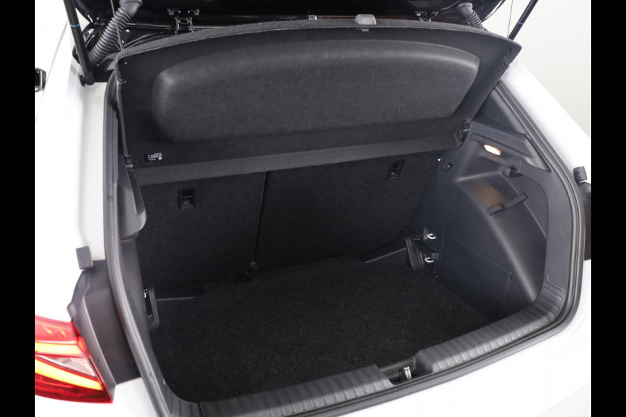 Škoda Fabia 1.0 TSI Monte Carlo 95 pk | Verlengde garantie | Navigatie via App | Parkeersensoren | Achteruitrijcamera | Stoelverwarming |