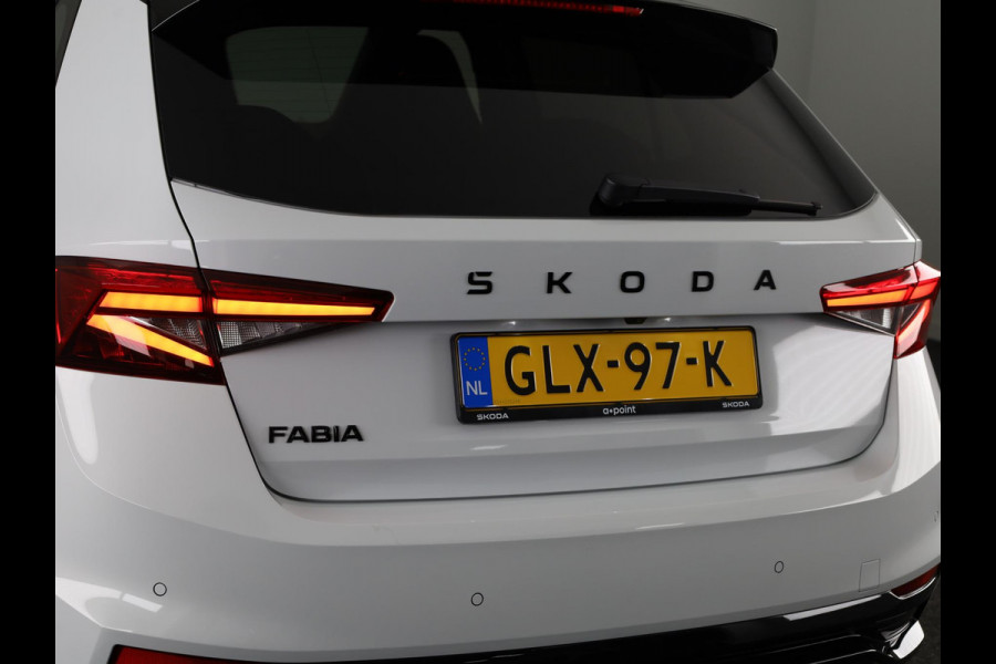 Škoda Fabia 1.0 TSI Monte Carlo 95 pk | Verlengde garantie | Navigatie via App | Parkeersensoren | Achteruitrijcamera | Stoelverwarming |