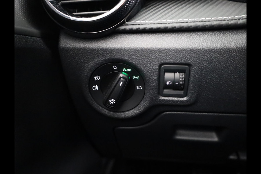 Škoda Fabia 1.0 TSI Monte Carlo 95 pk | Verlengde garantie | Navigatie via App | Parkeersensoren | Achteruitrijcamera | Stoelverwarming |