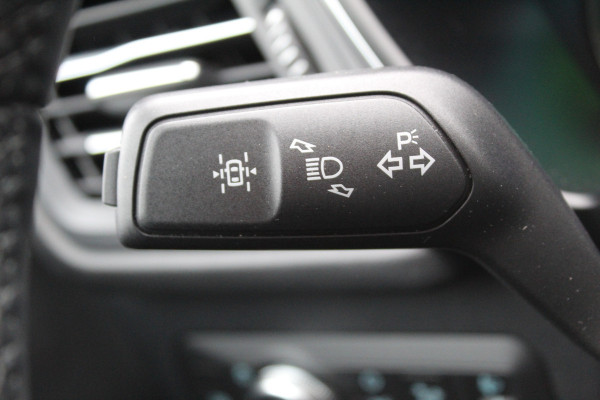 Ford Kuga 2.5 PHEV Titanium , 225pk Climate control , Navigatie , Cruise Control , Bluetooth Android/Apple carplay , LED dagrijverlichting , Parkeersensoren Ford Kuga 2.5 PHEV Titanium , 225pk Climate control , Navigatie , Cruise Control , Bluetooth Android/Apple carplay , LED dagrijverlichting , Parkeersensoren