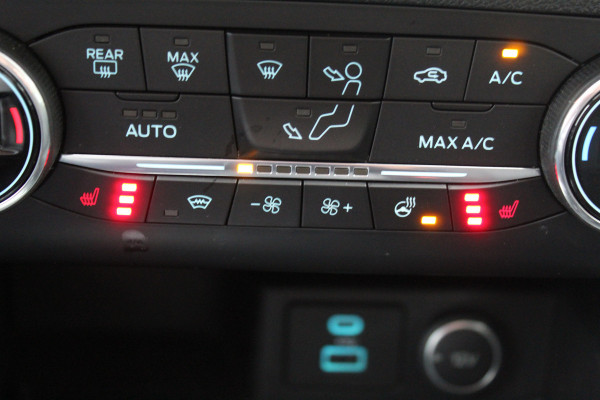 Ford Kuga 2.5 PHEV Titanium , 225pk Climate control , Navigatie , Cruise Control , Bluetooth Android/Apple carplay , LED dagrijverlichting , Parkeersensoren Ford Kuga 2.5 PHEV Titanium , 225pk Climate control , Navigatie , Cruise Control , Bluetooth Android/Apple carplay , LED dagrijverlichting , Parkeersensoren