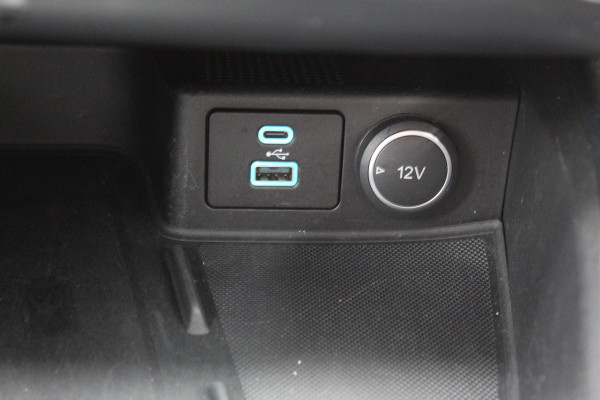 Ford Kuga 2.5 PHEV Titanium , 225pk Climate control , Navigatie , Cruise Control , Bluetooth Android/Apple carplay , LED dagrijverlichting , Parkeersensoren Ford Kuga 2.5 PHEV Titanium , 225pk Climate control , Navigatie , Cruise Control , Bluetooth Android/Apple carplay , LED dagrijverlichting , Parkeersensoren