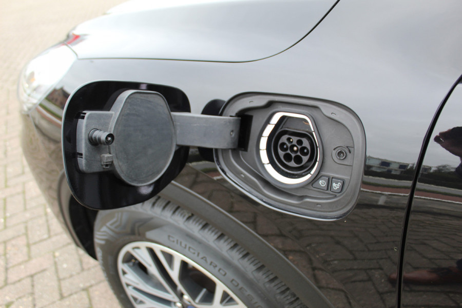 Ford Kuga 2.5 PHEV Titanium , 225pk Climate control , Navigatie , Cruise Control , Bluetooth Android/Apple carplay , LED dagrijverlichting , Parkeersensoren Ford Kuga 2.5 PHEV Titanium , 225pk Climate control , Navigatie , Cruise Control , Bluetooth Android/Apple carplay , LED dagrijverlichting , Parkeersensoren