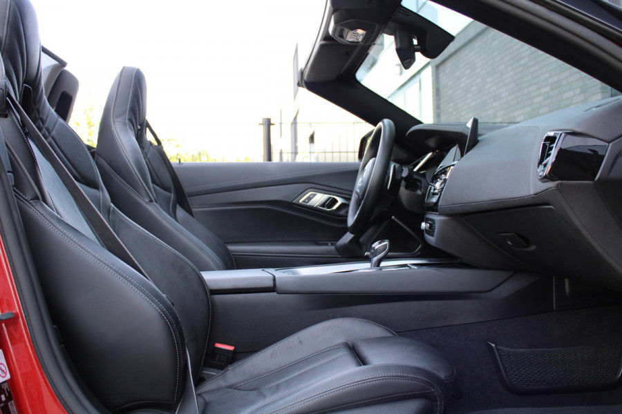 BMW Z4 Roadster sDrive20i High Executive | STOELVERWARMING | SFEER | CARPLAY | LEDER |