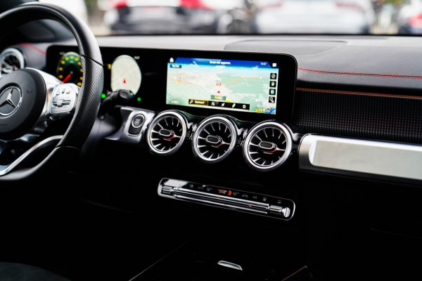 Mercedes-Benz EQB 250+ Business Edition 71 kWh | SOH 100% | Pano | Elektrisch verstelbare memorystoelen | Carbon | Leder/Alcantara