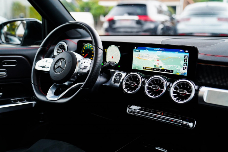 Mercedes-Benz EQB 250+ Business Edition 71 kWh | SOH 100% | Pano | Elektrisch verstelbare memorystoelen | Carbon | Leder/Alcantara