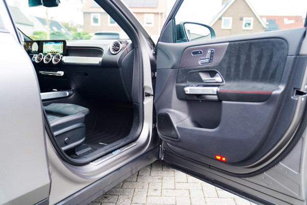 Mercedes-Benz EQB 250+ Business Edition 71 kWh | SOH 100% | Pano | Elektrisch verstelbare memorystoelen | Carbon | Leder/Alcantara