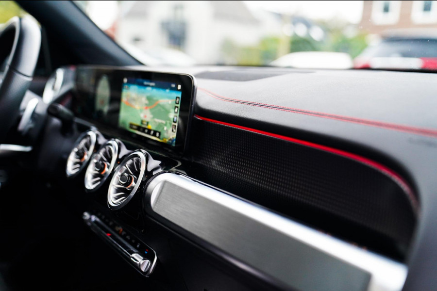 Mercedes-Benz EQB 250+ Business Edition 71 kWh | SOH 100% | Pano | Elektrisch verstelbare memorystoelen | Carbon | Leder/Alcantara