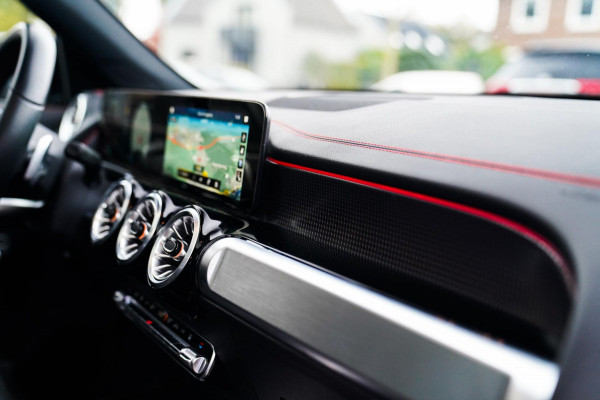 Mercedes-Benz EQB 250+ Business Edition 71 kWh | SOH 100% | Pano | Elektrisch verstelbare memorystoelen | Carbon | Leder/Alcantara