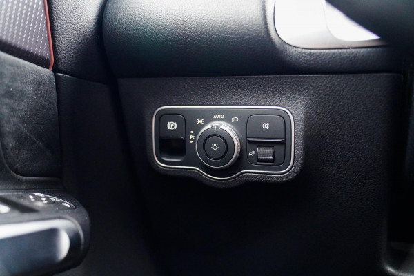 Mercedes-Benz EQB 250+ Business Edition 71 kWh | SOH 100% | Pano | Elektrisch verstelbare memorystoelen | Carbon | Leder/Alcantara