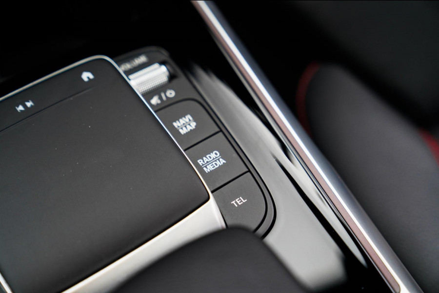 Mercedes-Benz EQB 250+ Business Edition 71 kWh | SOH 100% | Pano | Elektrisch verstelbare memorystoelen | Carbon | Leder/Alcantara
