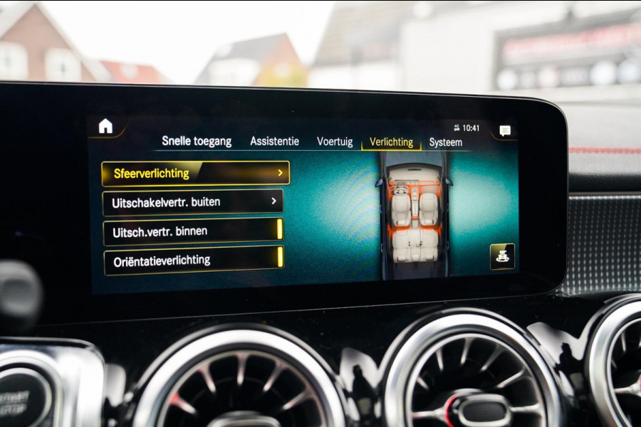 Mercedes-Benz EQB 250+ Business Edition 71 kWh | SOH 100% | Pano | Elektrisch verstelbare memorystoelen | Carbon | Leder/Alcantara