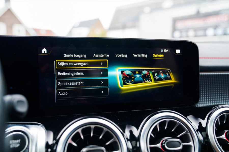 Mercedes-Benz EQB 250+ Business Edition 71 kWh | SOH 100% | Pano | Elektrisch verstelbare memorystoelen | Carbon | Leder/Alcantara