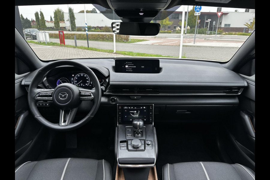 Mazda MX-30 e-SkyActiv R-EV 170 Makoto PHEV | 360 | BOSE | TREKHAAK AFNEEMBAAR |PANO | Mazda MX-30 e-SkyActiv R-EV 170 Makoto PHEV | 360 | BOSE | TREKHAAK AFNEEMBAAR |PANO |
