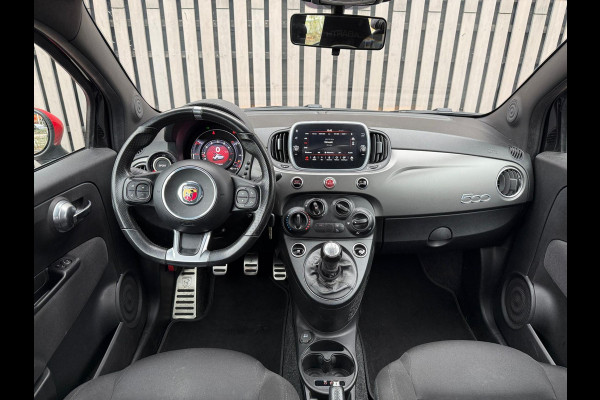 Fiat 500 1.4 T-Jet Abarth 595 Pista Fiat 500 1.4 T-Jet Abarth 595 Pista