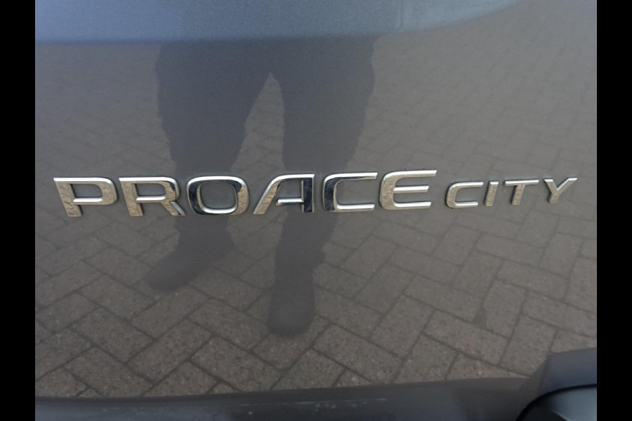 Toyota PROACE CITY 1.5 D-4D Navigator Long 130 PK NAVI CRUISE PDC
