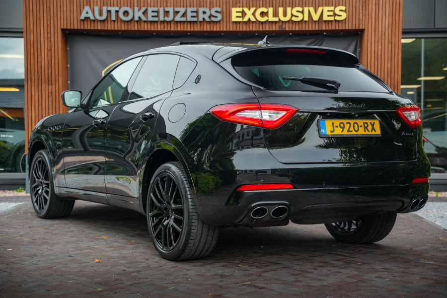 Maserati Levante 3.0 V6 S AWD SQ4 Gold ed. Panoramadak 21"LM Navigatie Stoelverw. 430PK Maserati Levante 3.0 V6 S AWD SQ4 Gold ed. Panoramadak 21"LM Navigatie Stoelverw. 430PK