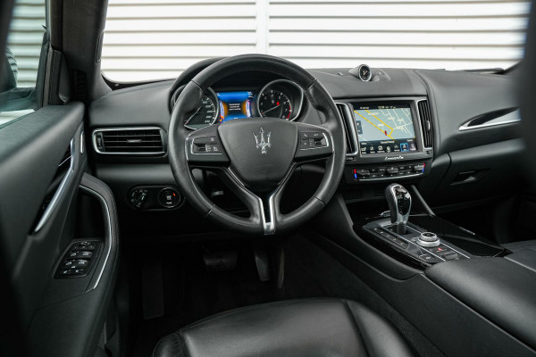 Maserati Levante 3.0 V6 S AWD SQ4 Gold ed. Panoramadak 21"LM Navigatie Stoelverw. 430PK Maserati Levante 3.0 V6 S AWD SQ4 Gold ed. Panoramadak 21"LM Navigatie Stoelverw. 430PK