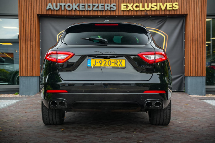 Maserati Levante 3.0 V6 S AWD SQ4 Gold ed. Panoramadak 21"LM Navigatie Stoelverw. 430PK Maserati Levante 3.0 V6 S AWD SQ4 Gold ed. Panoramadak 21"LM Navigatie Stoelverw. 430PK