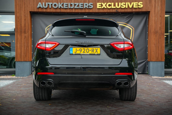 Maserati Levante 3.0 V6 S AWD SQ4 Gold ed. Panoramadak 21"LM Navigatie Stoelverw. 430PK Maserati Levante 3.0 V6 S AWD SQ4 Gold ed. Panoramadak 21"LM Navigatie Stoelverw. 430PK