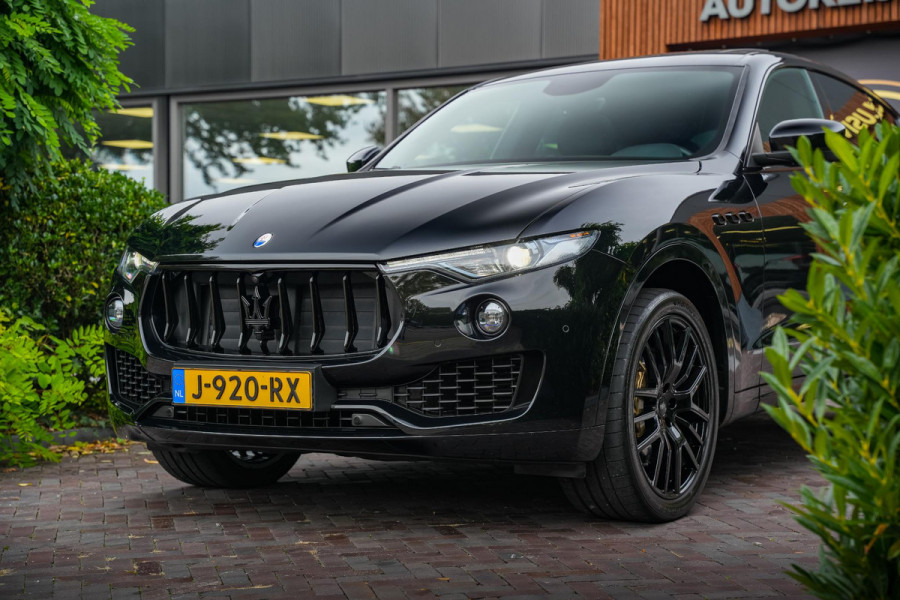 Maserati Levante 3.0 V6 S AWD SQ4 Gold ed. Panoramadak 21"LM Navigatie Stoelverw. 430PK Maserati Levante 3.0 V6 S AWD SQ4 Gold ed. Panoramadak 21"LM Navigatie Stoelverw. 430PK