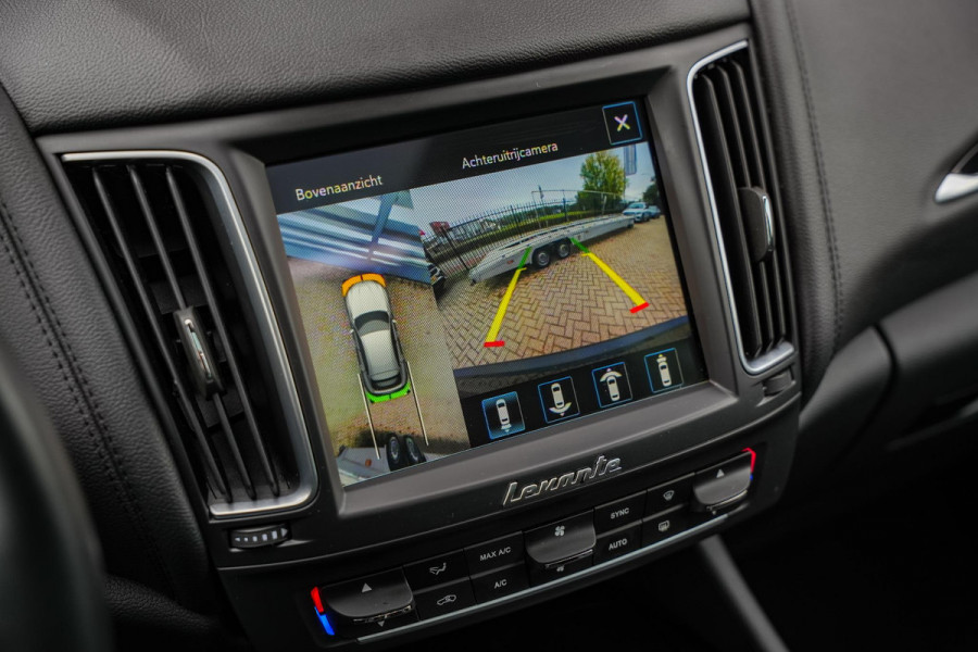 Maserati Levante 3.0 V6 S AWD SQ4 Gold ed. Panoramadak 21"LM Navigatie Stoelverw. 430PK Maserati Levante 3.0 V6 S AWD SQ4 Gold ed. Panoramadak 21"LM Navigatie Stoelverw. 430PK