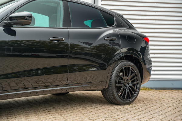 Maserati Levante 3.0 V6 S AWD SQ4 Gold ed. Panoramadak 21"LM Navigatie Stoelverw. 430PK Maserati Levante 3.0 V6 S AWD SQ4 Gold ed. Panoramadak 21"LM Navigatie Stoelverw. 430PK