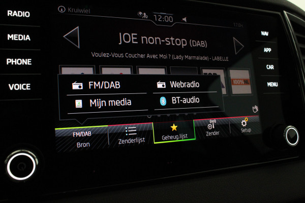 Škoda Karoq 1.5 TSI ACT Style 150pk Automaat/Camera/Trekhaak/ACC cruise control adaptief... Škoda Karoq 1.5 TSI ACT Style 150pk Automaat/Camera/Trekhaak/ACC cruise control adaptief...
