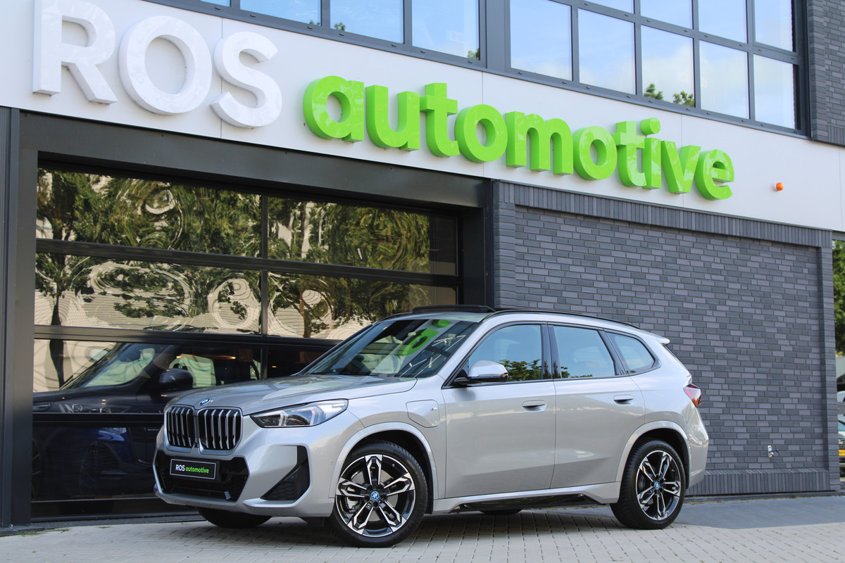 BMW X1 xDrive30e | PANO | M-SPORT | 360 | HUD | KEYLESS | STUURW.VERWARMD | LED | BMW X1 xDrive30e | PANO | M-SPORT | 360 | HUD | KEYLESS | STUURW.VERWARMD | LED |